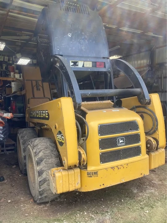 2002 John Deere - Image 4 of 4