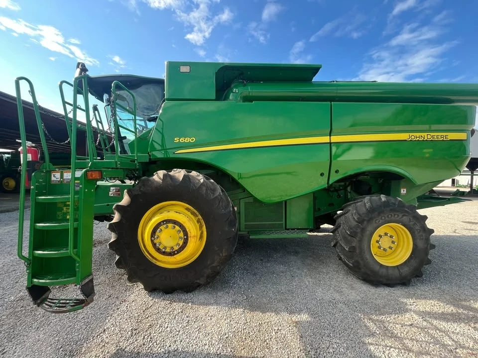 2013 John Deere - Image 2 of 9