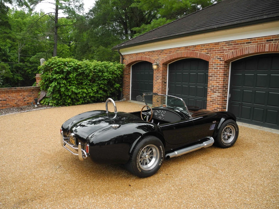 Shelby Cobra Replica - Image 8 of 31