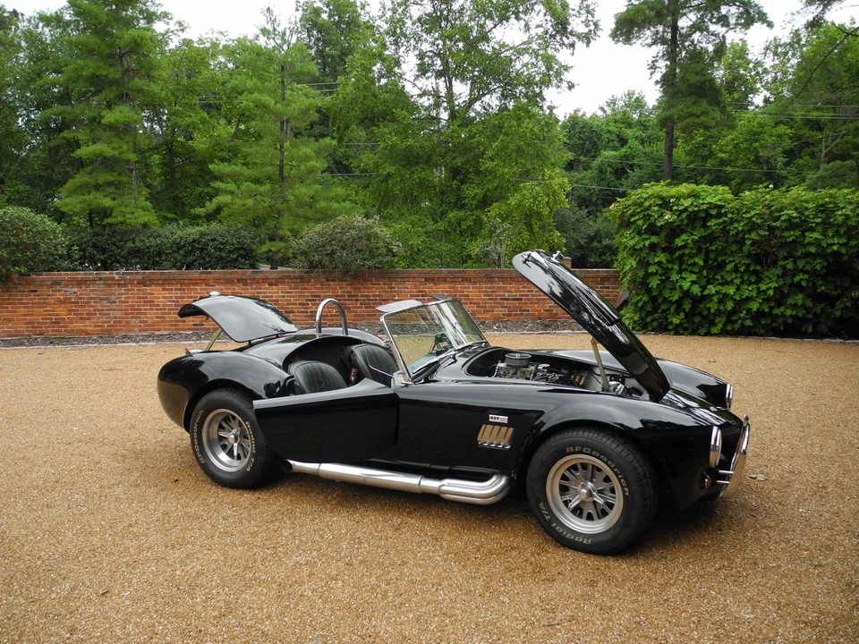 Shelby Cobra Replica - Image 11 of 31