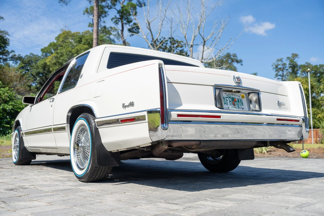 1991 Cadillac DeVille 7th Gen - Image 6 of 31