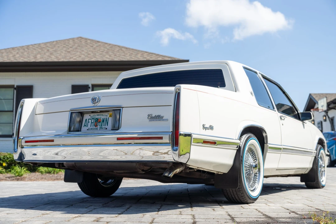 1991 Cadillac DeVille 7th Gen - Image 8 of 31