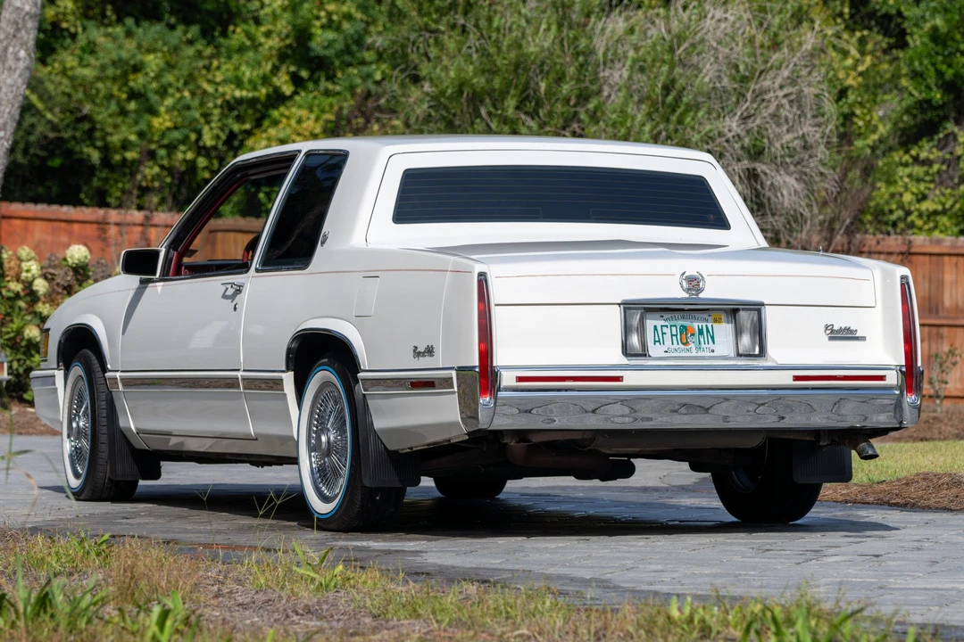 1991 Cadillac DeVille 7th Gen - Image 5 of 31
