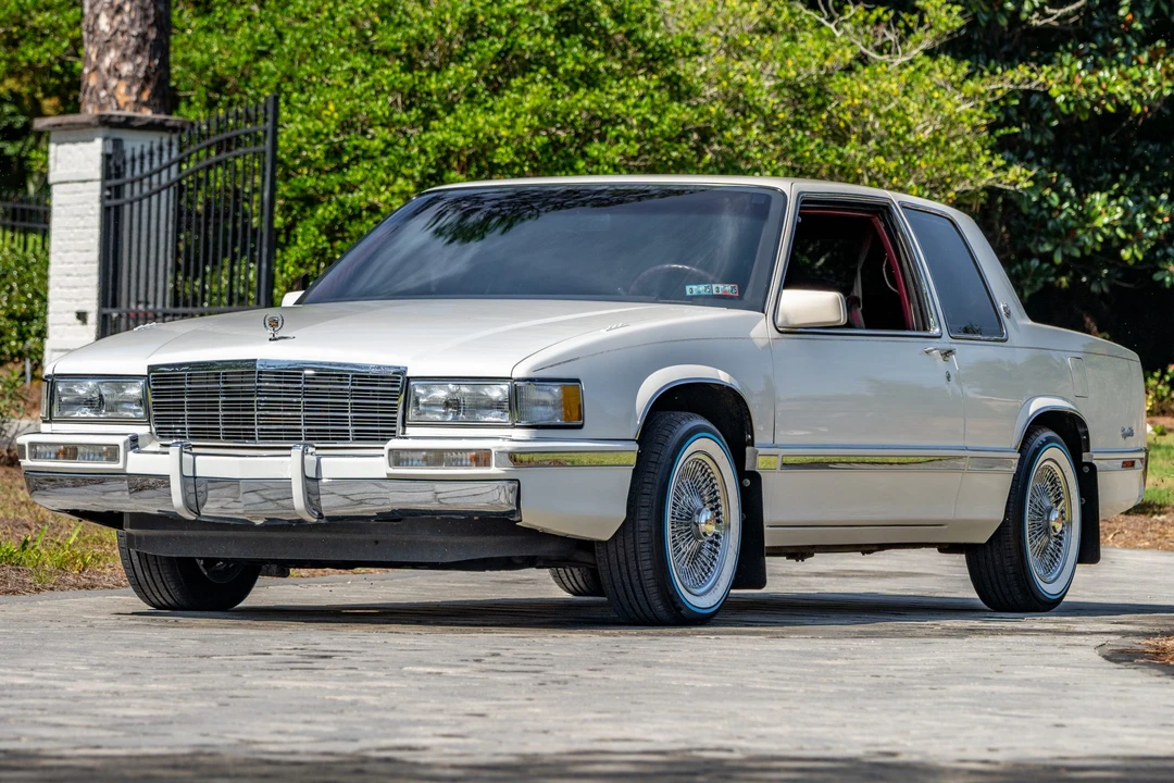 1991 Cadillac DeVille 7th Gen - Image 3 of 31