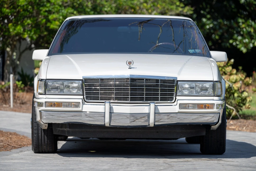 1991 Cadillac DeVille 7th Gen - Image 13 of 31