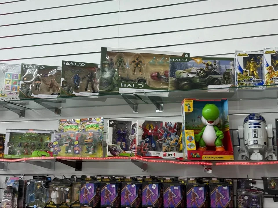 Parts & Memorabilia Scale Models - Image 4 of 10