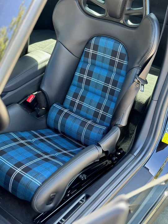 Parts & Memorabilia Seats & Interior - Image 3 of 3