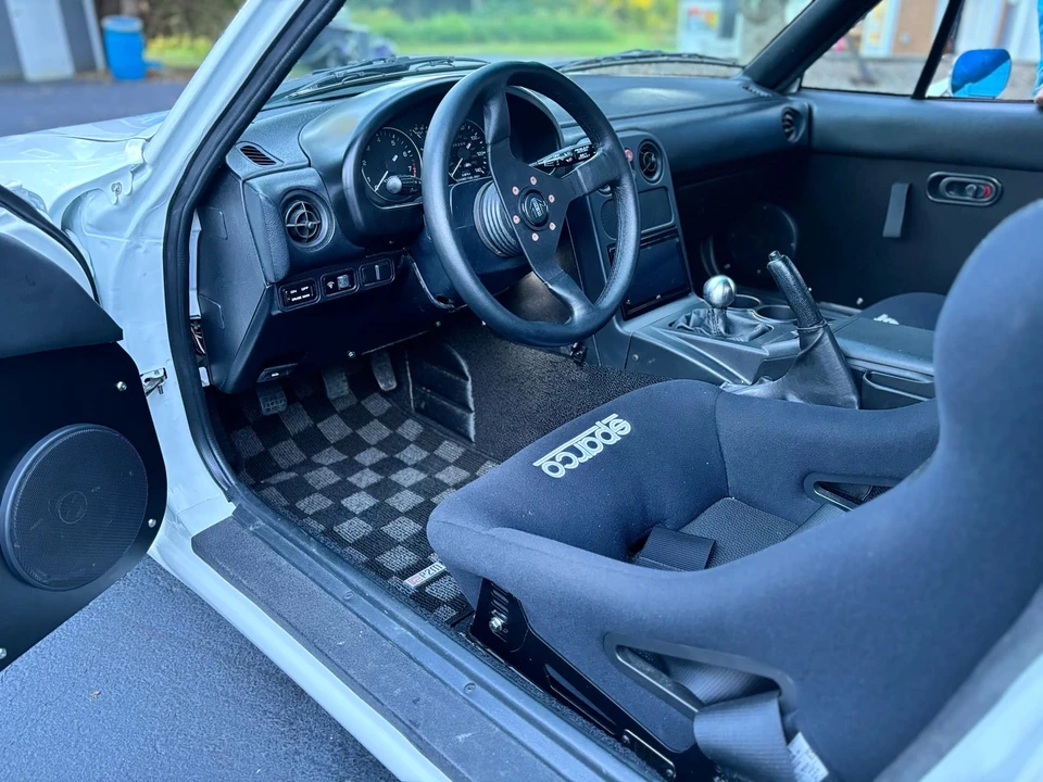 1992 Mazda NA MX-5 Miata - Image 15 of 31