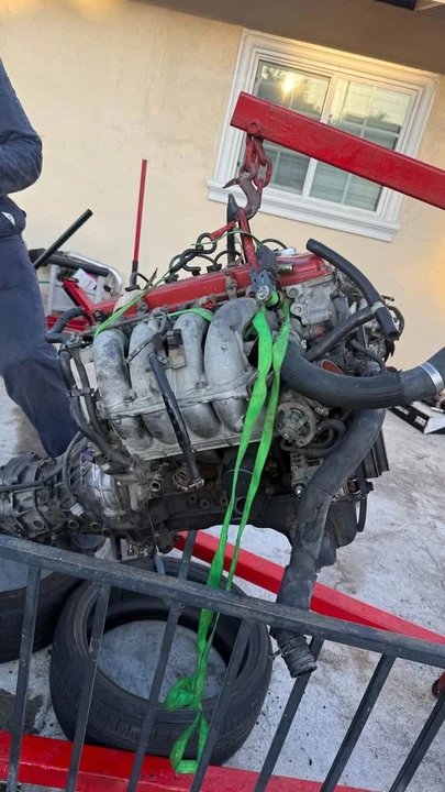 Parts & Memorabilia Engines - Image 4 of 4