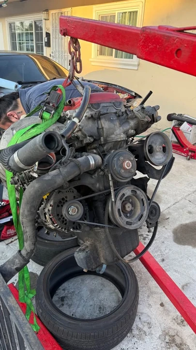 Parts & Memorabilia Engines - Image 3 of 4