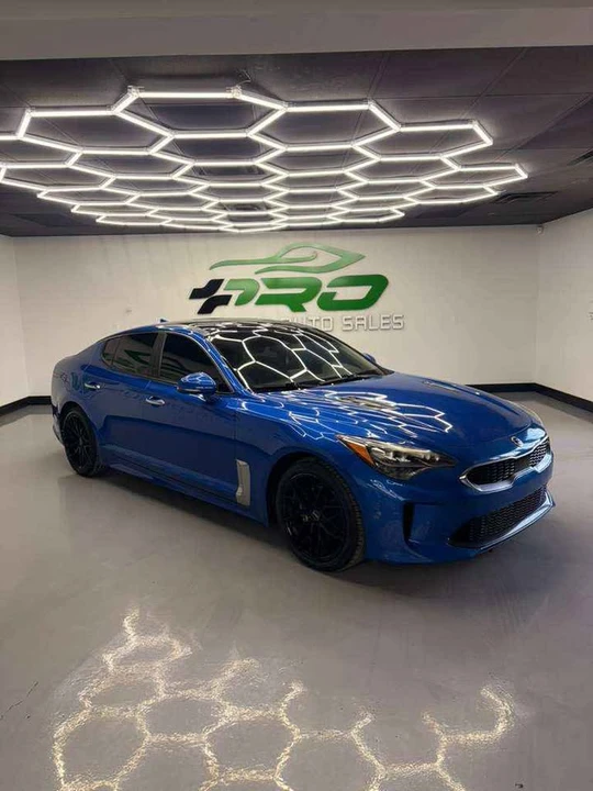 2019 Kia Stinger - Image 2 of 7