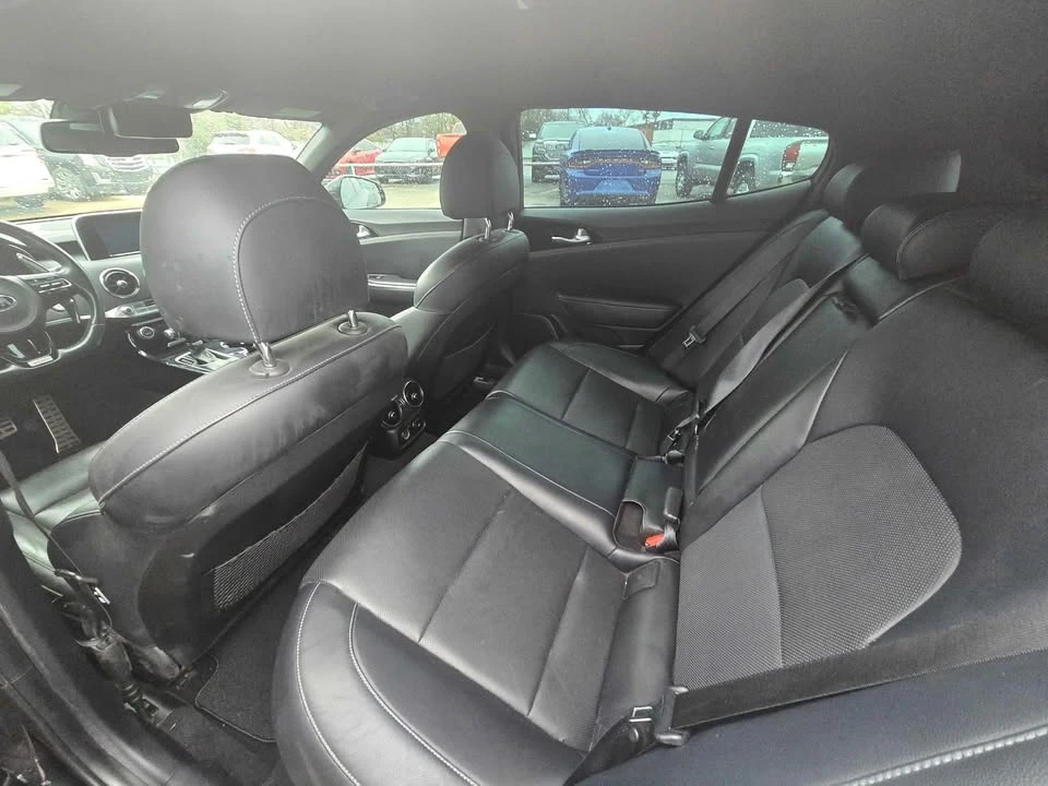 Kia Stinger GT - Image 7 of 9