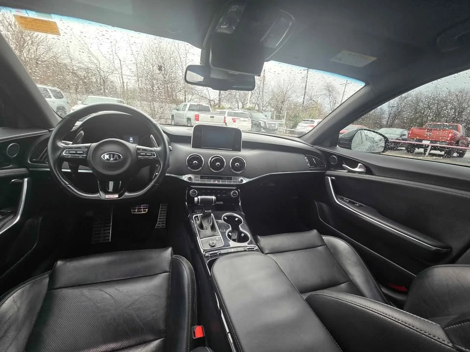 Kia Stinger GT - Image 8 of 9