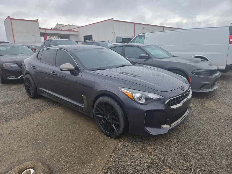 Kia Stinger GT - Image 3 of 9