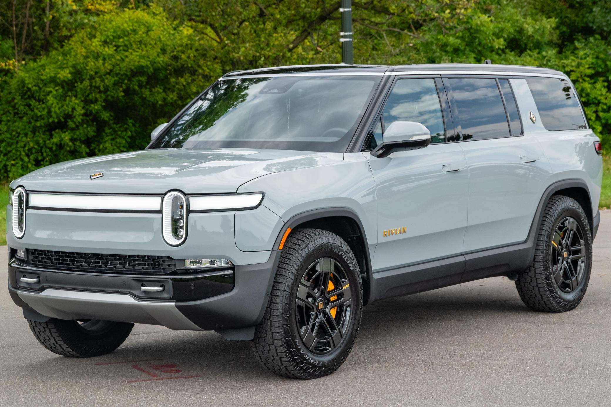 2022 Rivian R1S Launch Edition