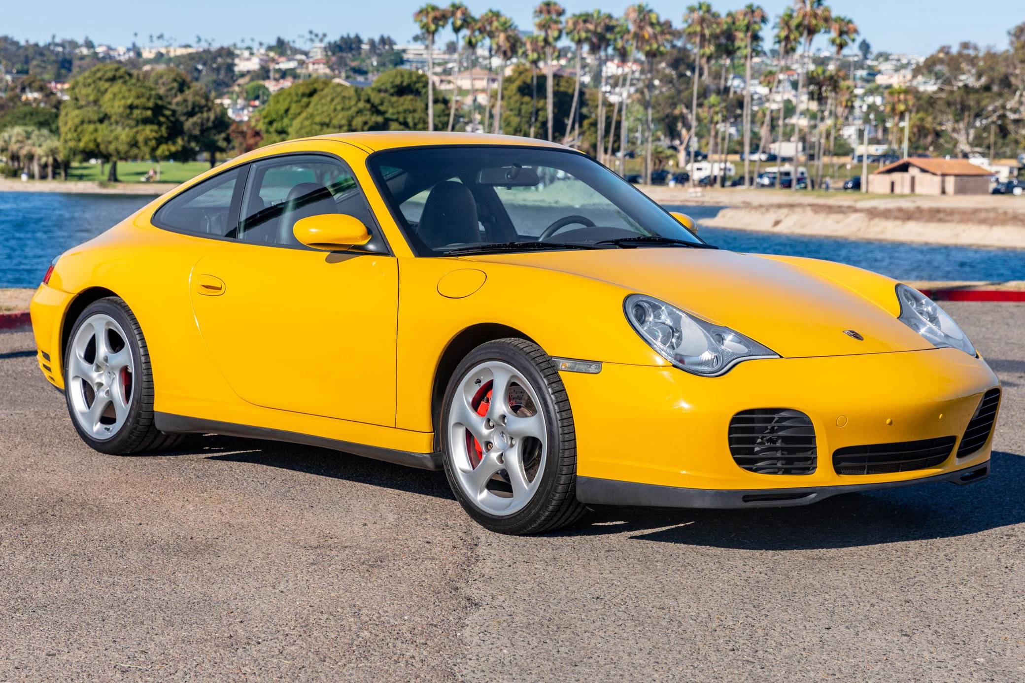 2003 Porsche 911 Carrera 4S Coupe