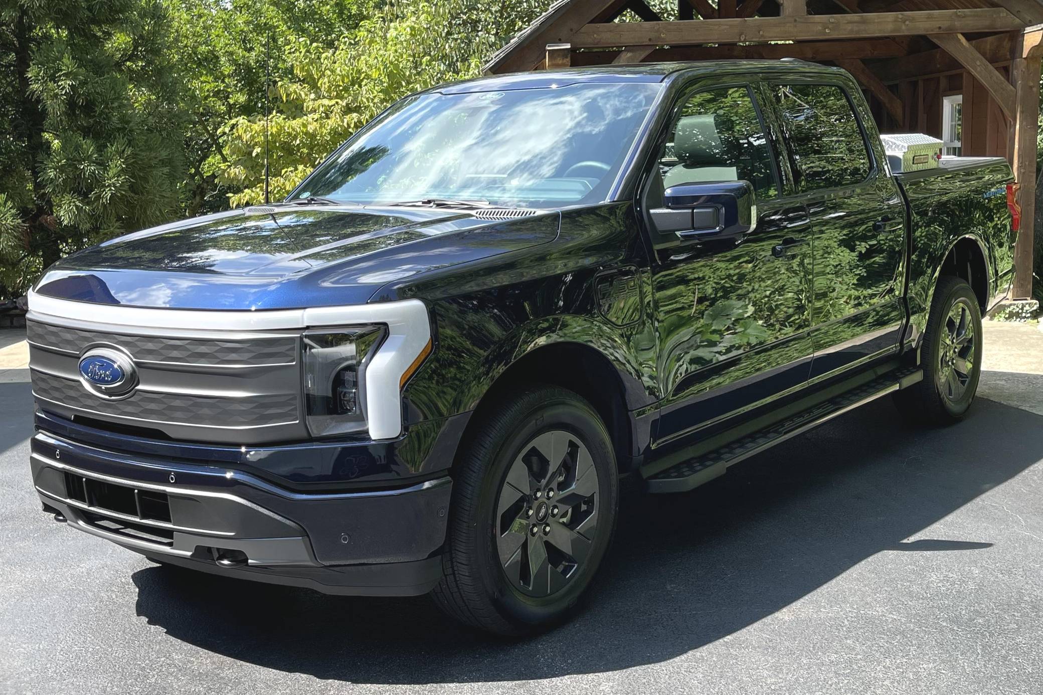 2022 Ford F-150 Lightning Lariat