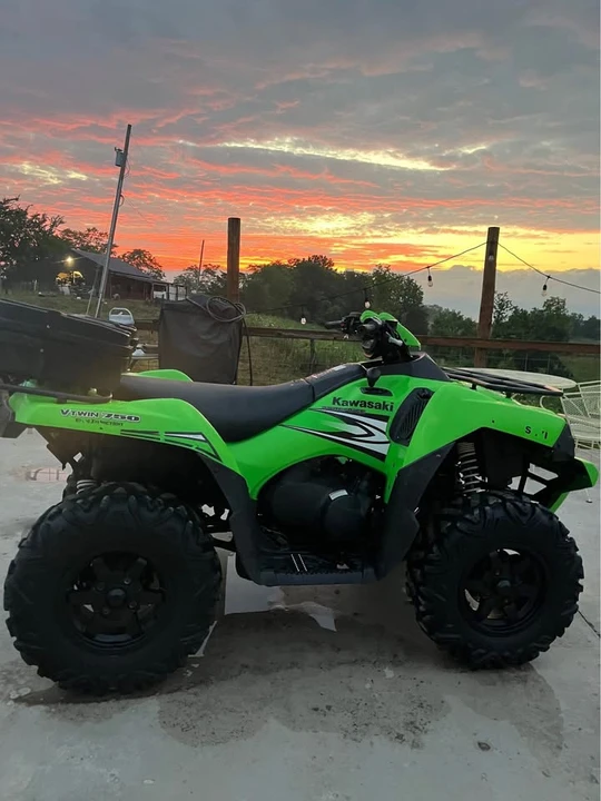 Kawasaki - Image 2 of 4