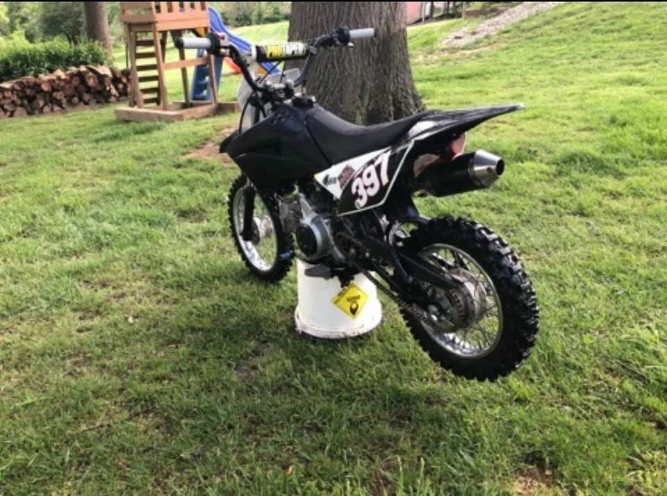 2010 Kawasaki - Image 2 of 6