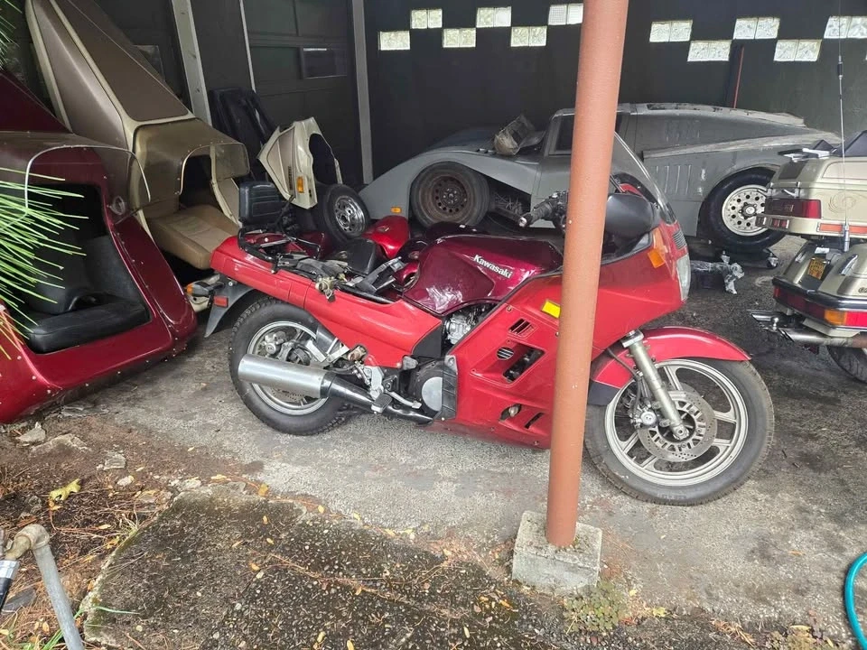 Kawasaki - Image 4 of 4