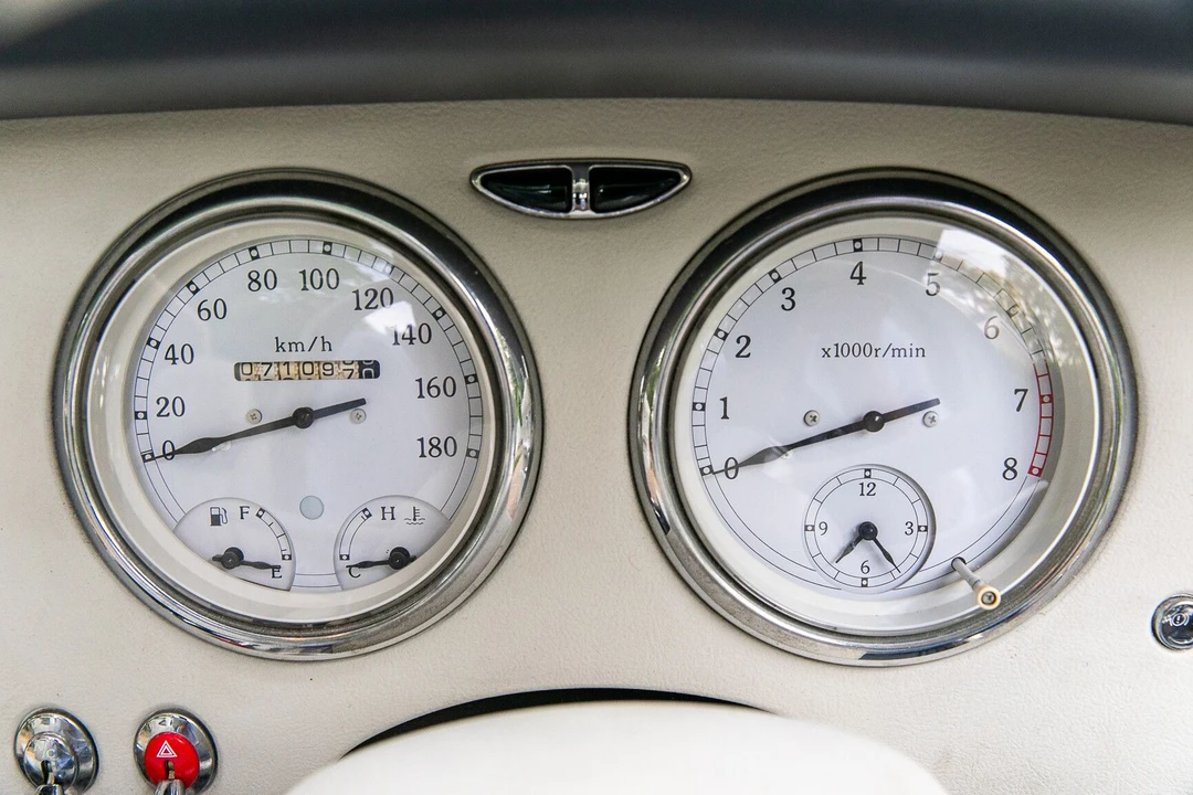1991 Nissan Figaro - Image 10 of 10