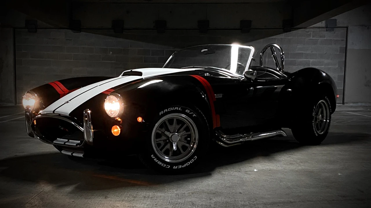 Shelby Cobra Replica - Image 25 of 31