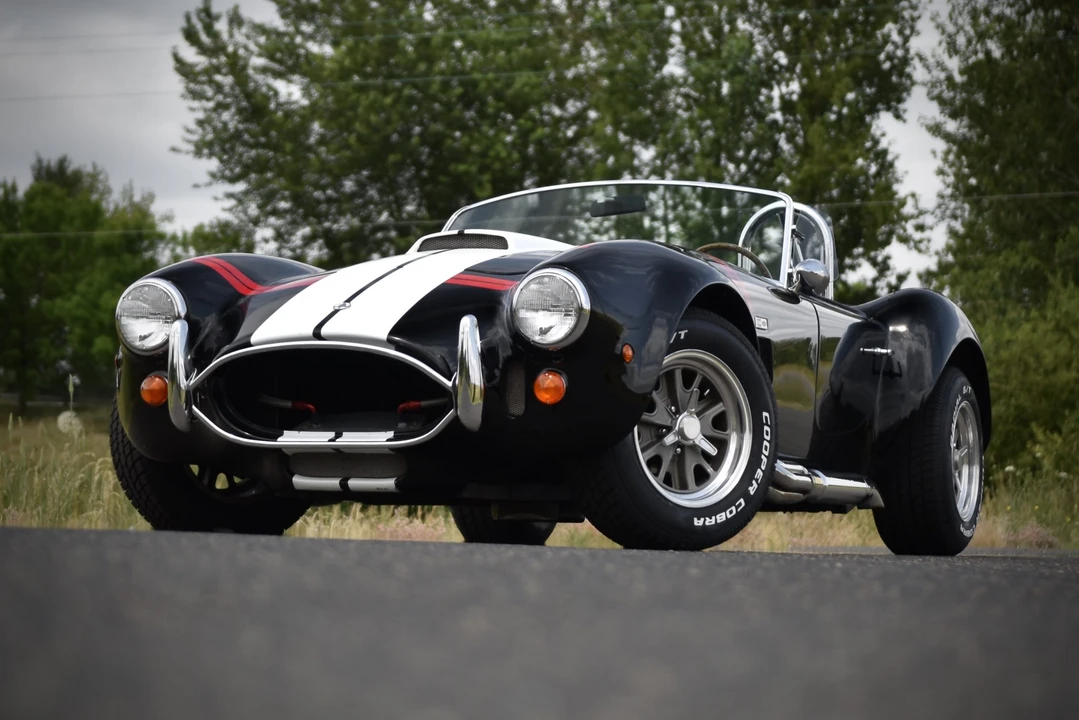 Shelby Cobra Replica - Image 8 of 31