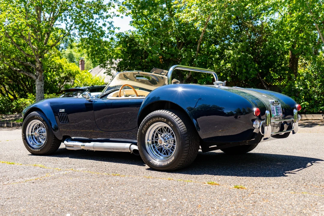 Shelby Cobra Replica - Image 8 of 31