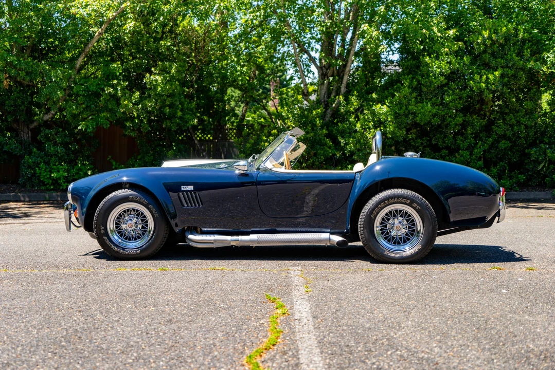 Shelby Cobra Replica - Image 7 of 31