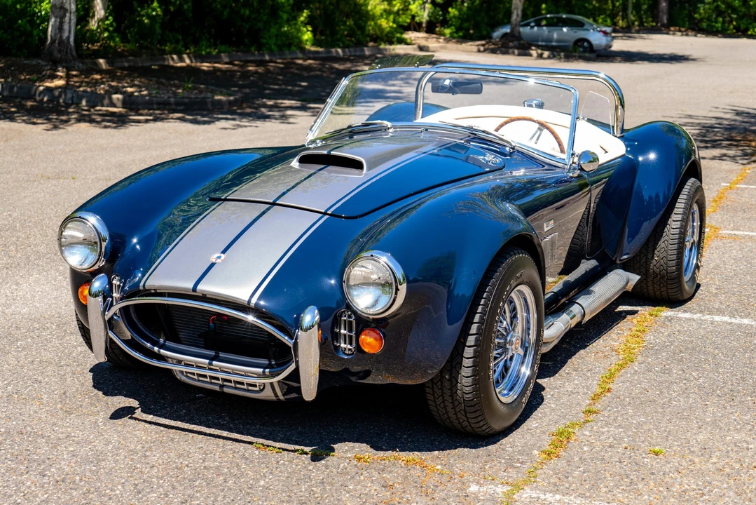 Shelby Cobra Replica - Image 2 of 31