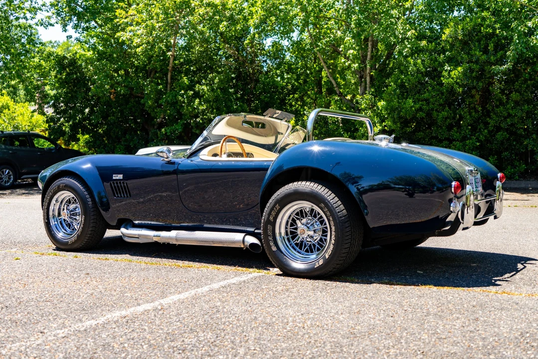Shelby Cobra Replica - Image 9 of 31