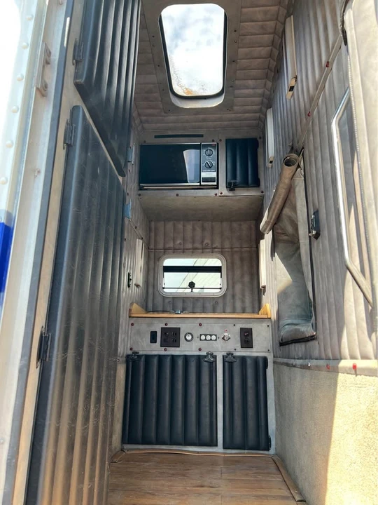 Kenworth - Image 6 of 10