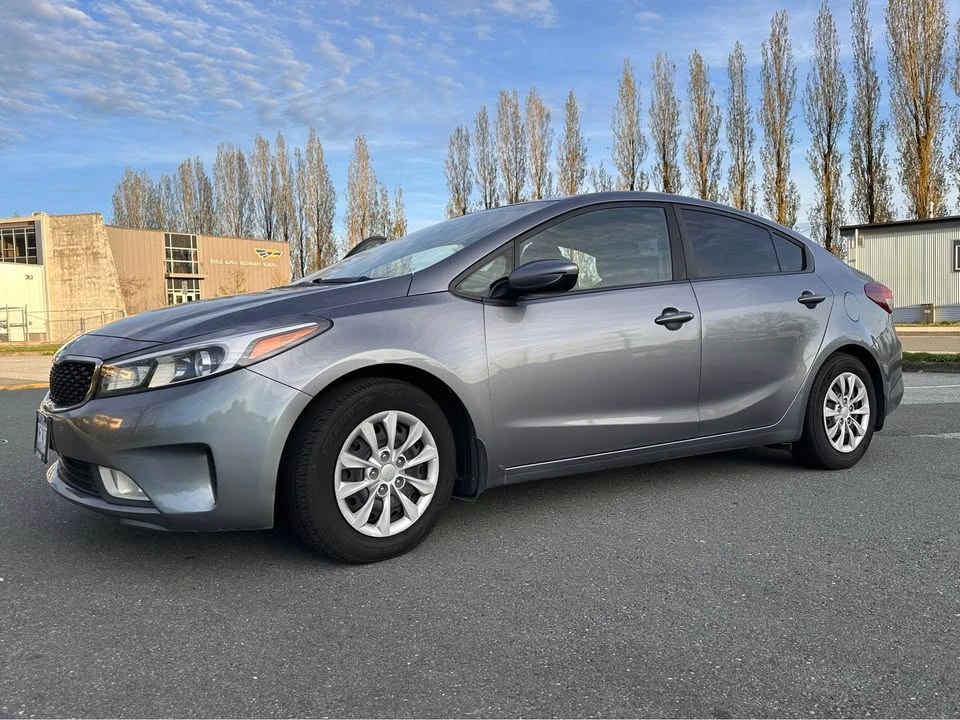 2017 Kia Forte - Image 2 of 10