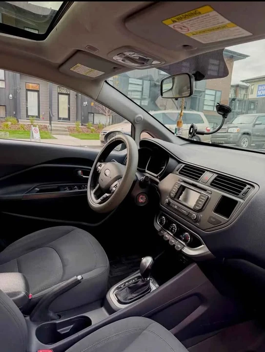 2013 Kia Rio - Image 3 of 4