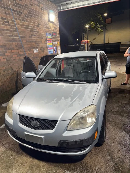 2009 Kia Rio - Image 2 of 5