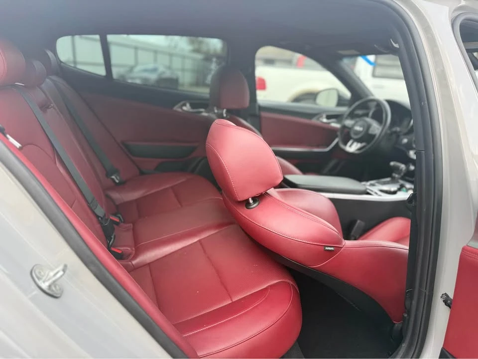 2022 Kia Stinger - Image 5 of 8