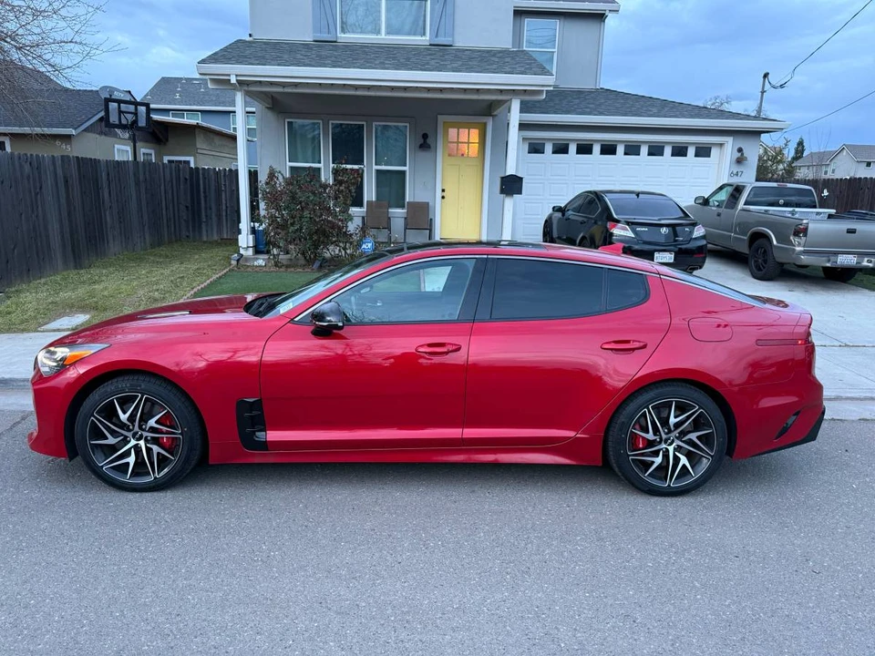 2023 Kia Stinger GT - Image 2 of 7