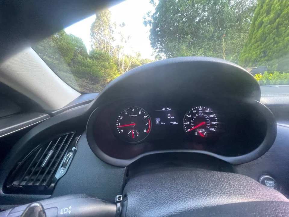 2019 Kia Stinger - Image 3 of 8