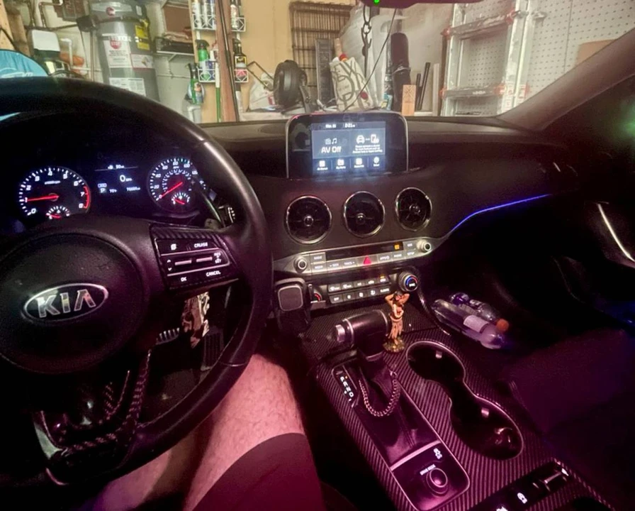 2019 Kia Stinger - Image 4 of 8