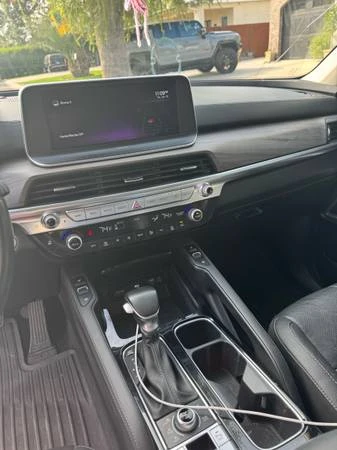 Kia Telluride - Image 5 of 10