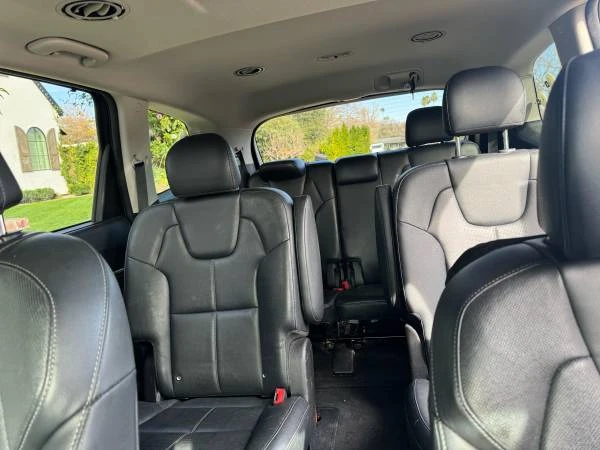 Kia Telluride - Image 6 of 10