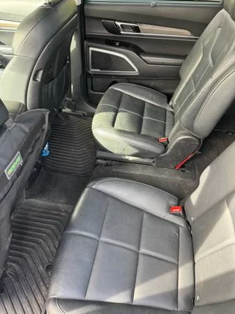 Kia Telluride - Image 7 of 10