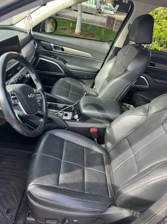 Kia Telluride - Image 9 of 10