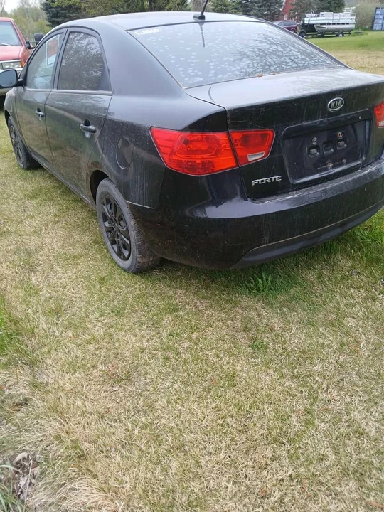 Kia Forte - Image 3 of 6