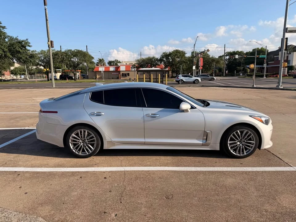 2018 Kia Stinger - Image 2 of 10