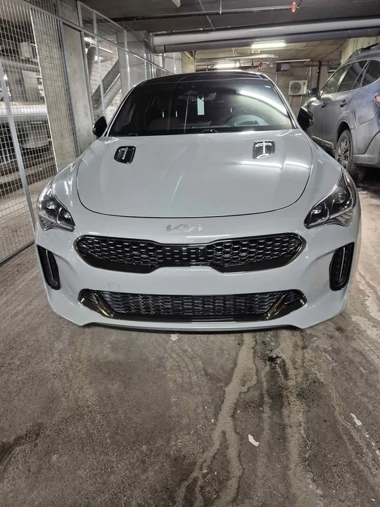 2023 Kia Stinger GT - Image 9 of 10