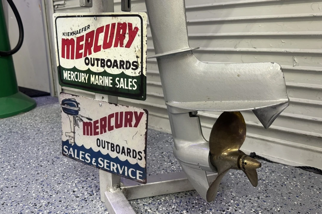 Parts & Memorabilia Engines - Image 6 of 6