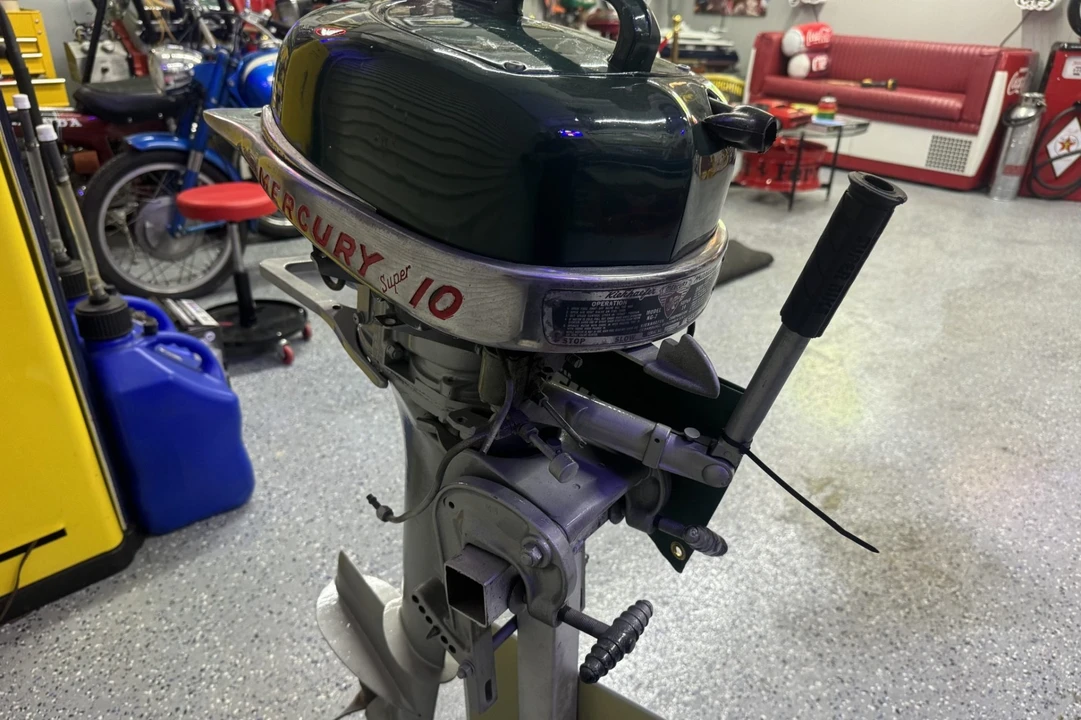 Parts & Memorabilia Engines - Image 3 of 6