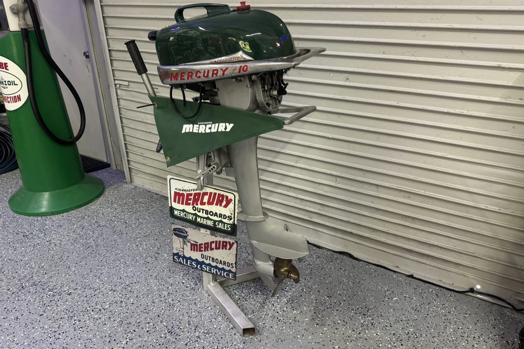 Parts & Memorabilia Engines - Image 2 of 6