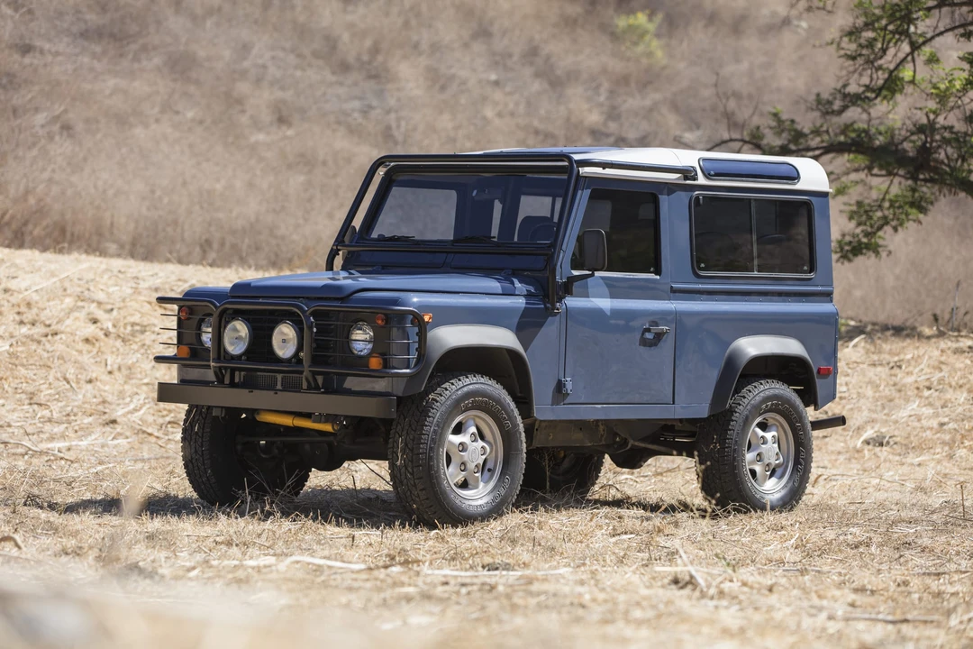 1997 Land Rover Defender 90 - Image 3 of 31